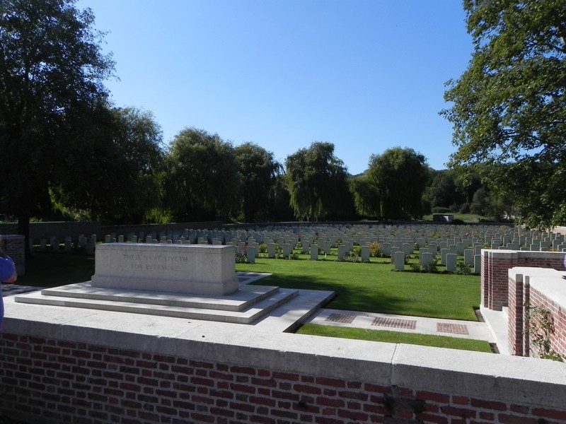 File:Corbie Communal Cemetery and Extension, Somme.jpg