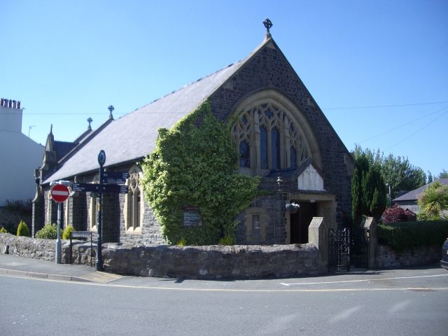 File:Our lady queen of martyrs rc beaumaris.jpg